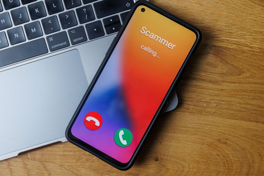 scammer calling on caller ID